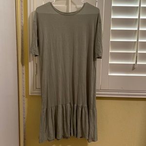 Light green Flowey dress with ruffles at the bottom